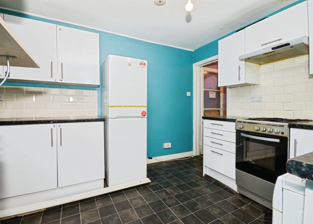 Property photo 3 of 16