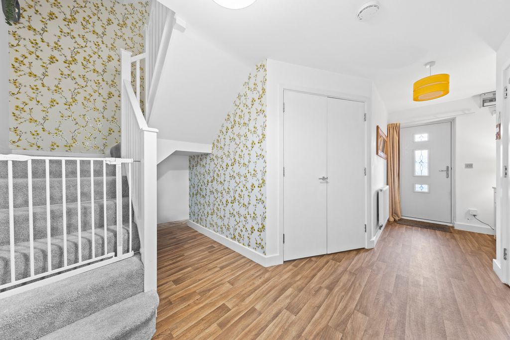 Property photo 2 of 37