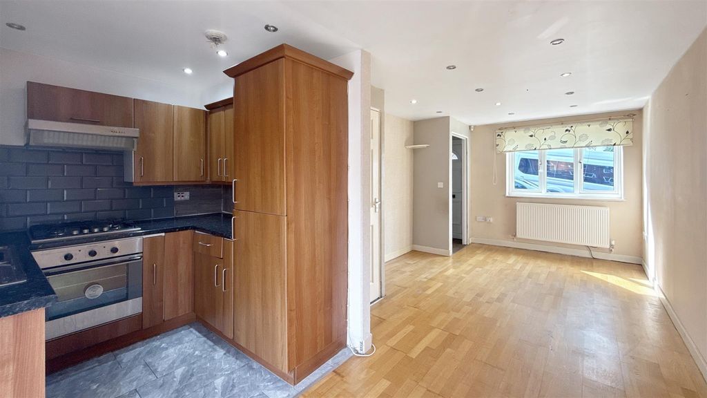 Property photo 3 of 11 70A088A70260B5B2Da61c73A46977B789B8Fbfb1.Jpg