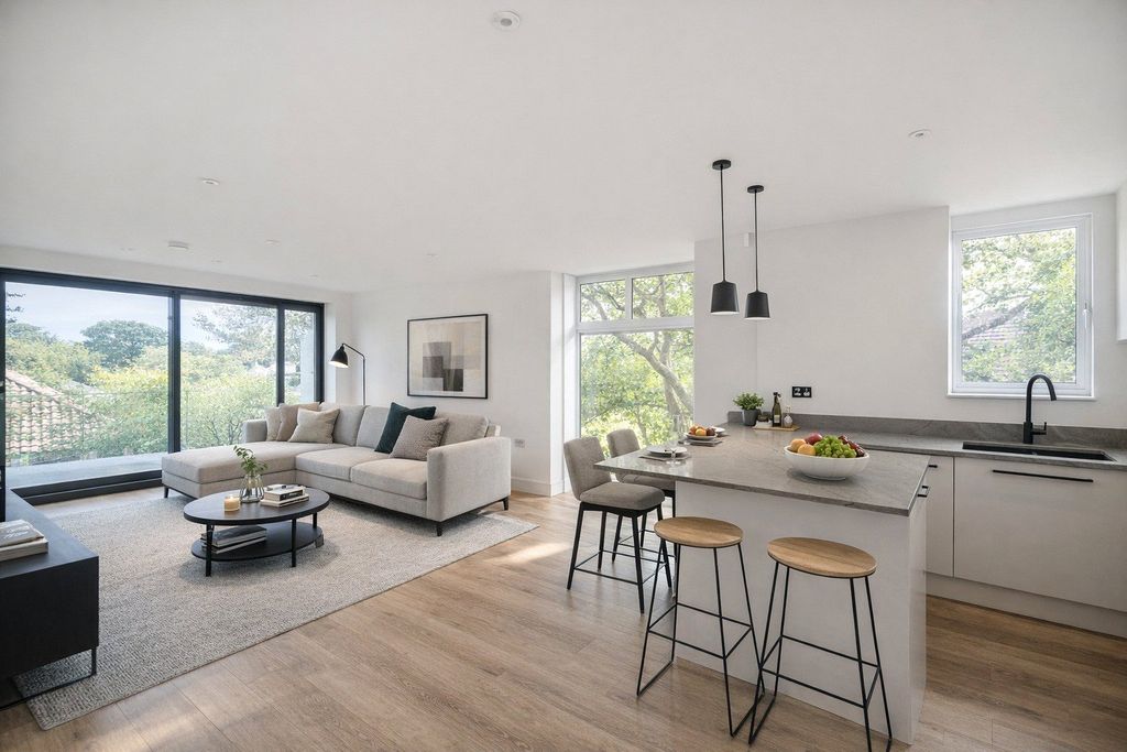 Property photo 2 of 9 Picture No. 26