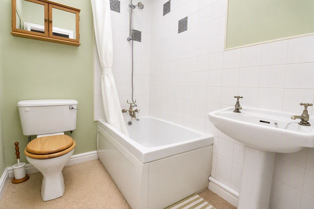 Property photo 3 of 3 Bathroom