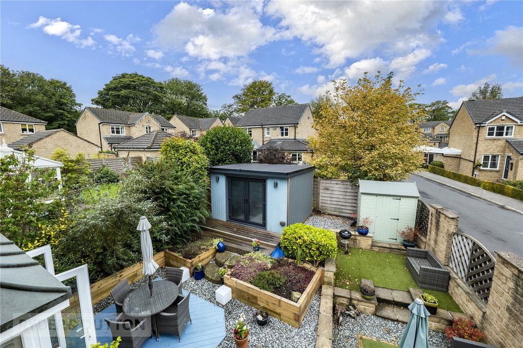 Property photo 3 of 26 Garden