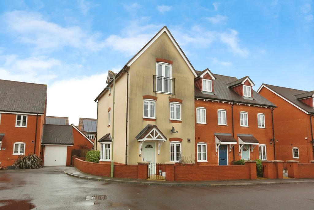 Property photo 1 of 17 Pbox-Img.Jpg