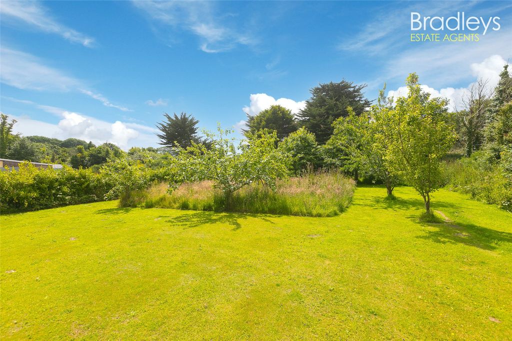 Property photo 3 of 28 Picture No. 37