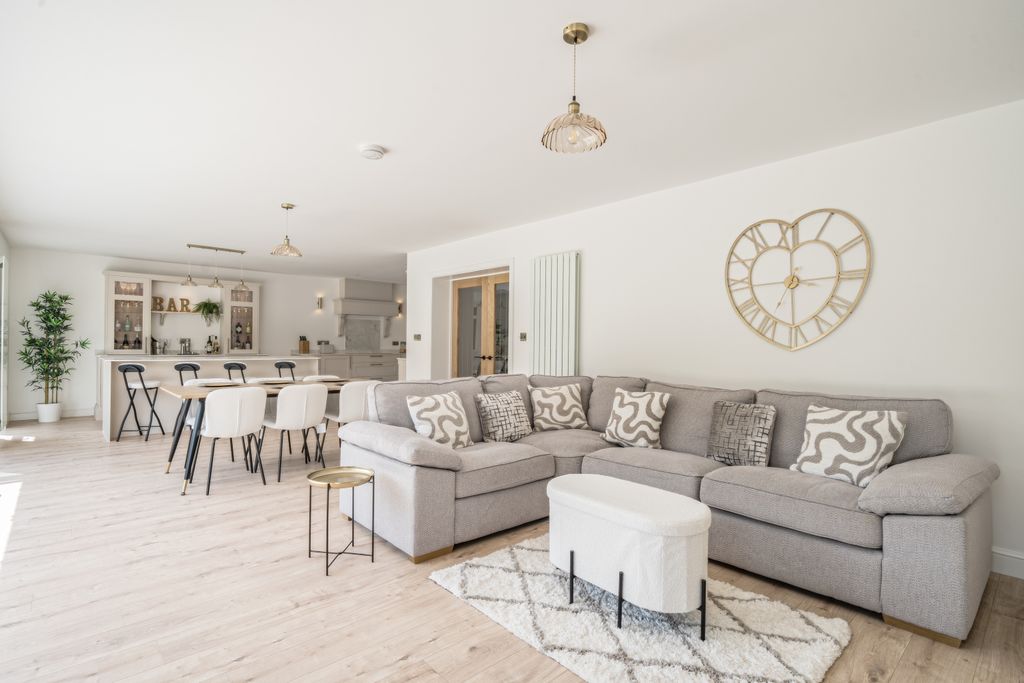 Property photo 3 of 32 1483044-7-6A3Eb61E74Fb6