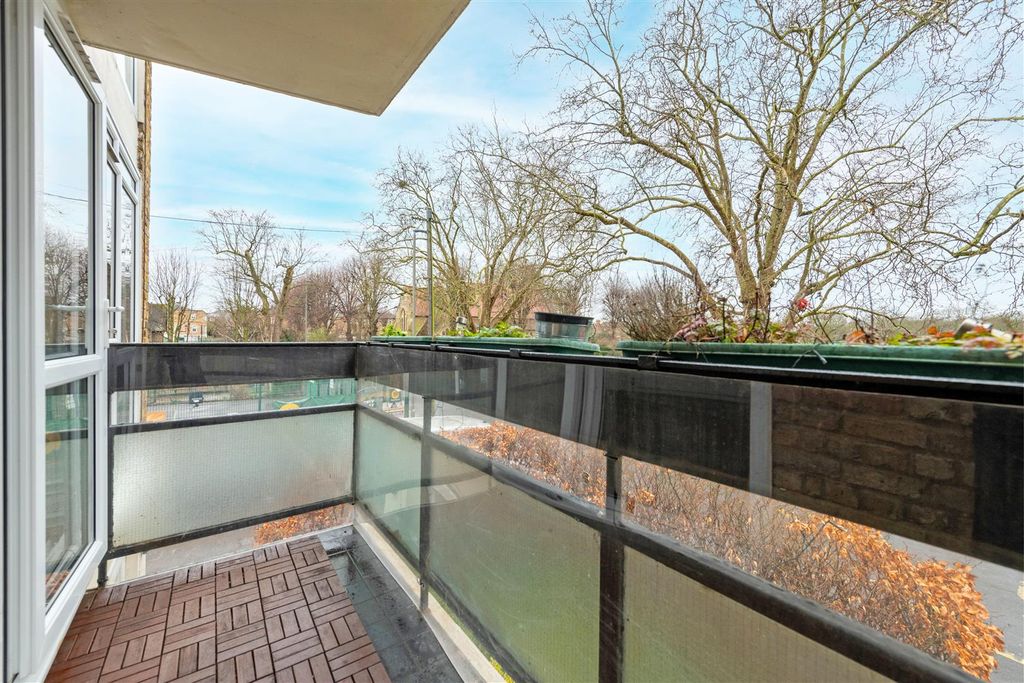 Property photo 1 of 10 3 Common View Balc.Jpg