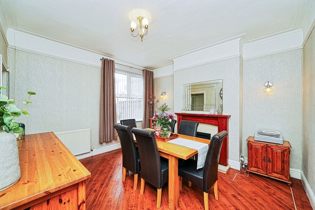 Property photo 3 of 13 Pbox-Img.Jpg