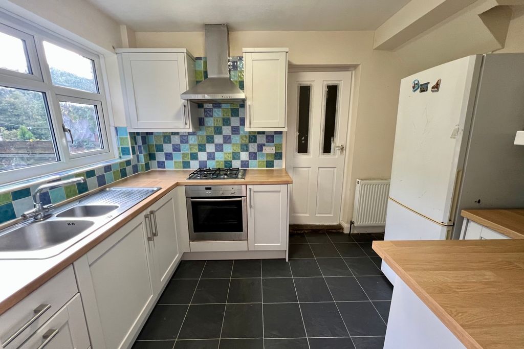 Property photo 2 of 14 Kitchen