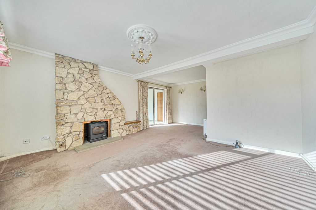 Property photo 3 of 9 1356864-18-68d6d2B680F70