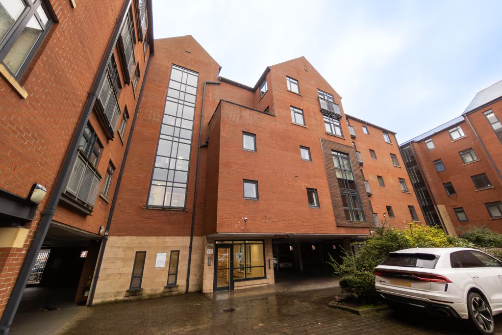 Property photo 1 of 21