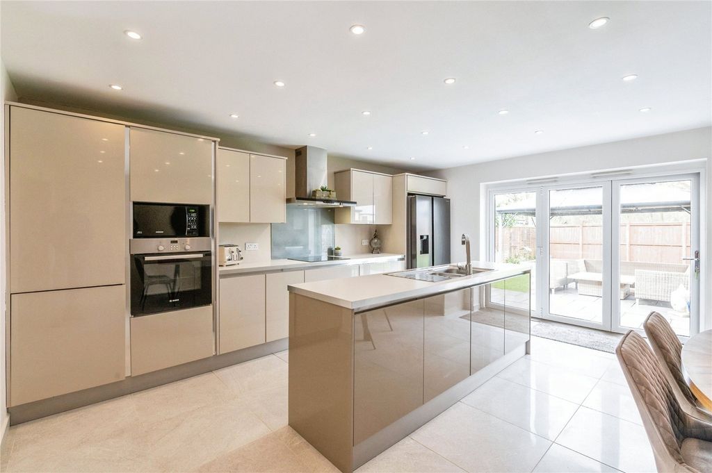 Property photo 1 of 18 Kitchen Diner