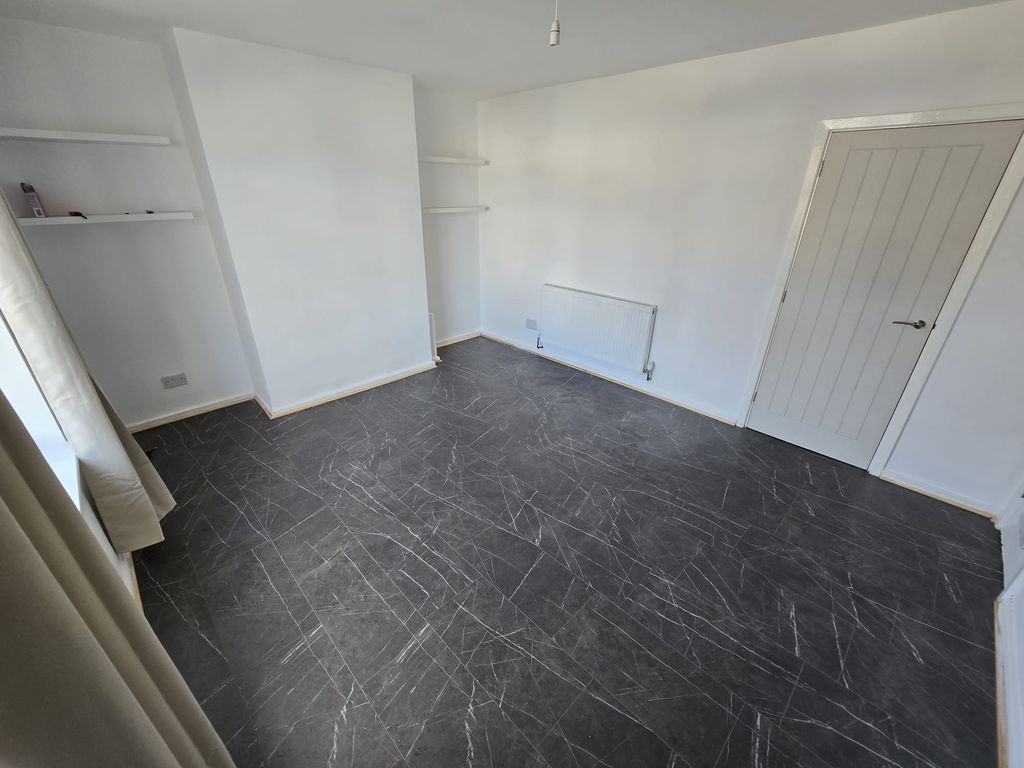 Property photo 3 of 11 Lounge