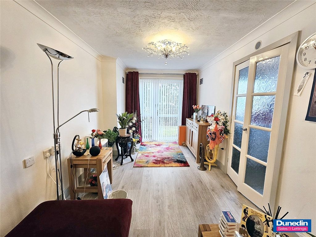 Property photo 2 of 14 Picture No. 04