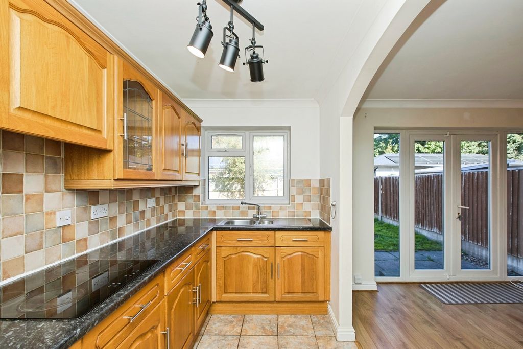 Property photo 3 of 16 Kitchen
