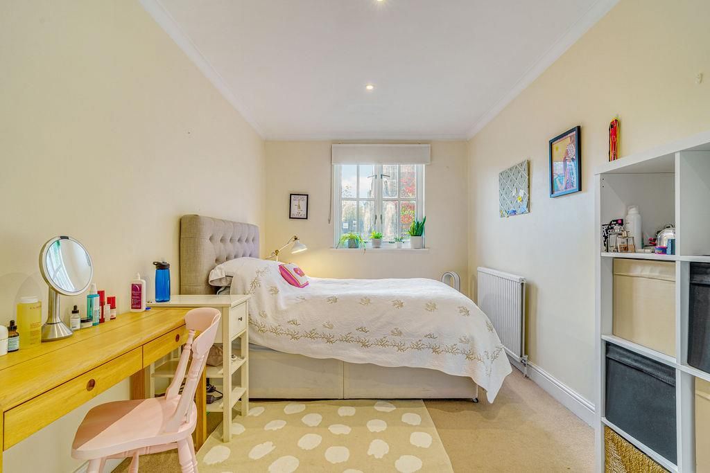 Property photo 3 of 15 58-60Harwoodroad58-60,Flatc-16.Jpg