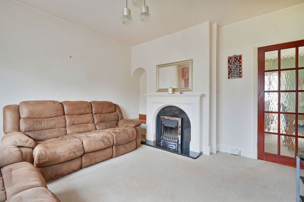 Property photo 3 of 32
