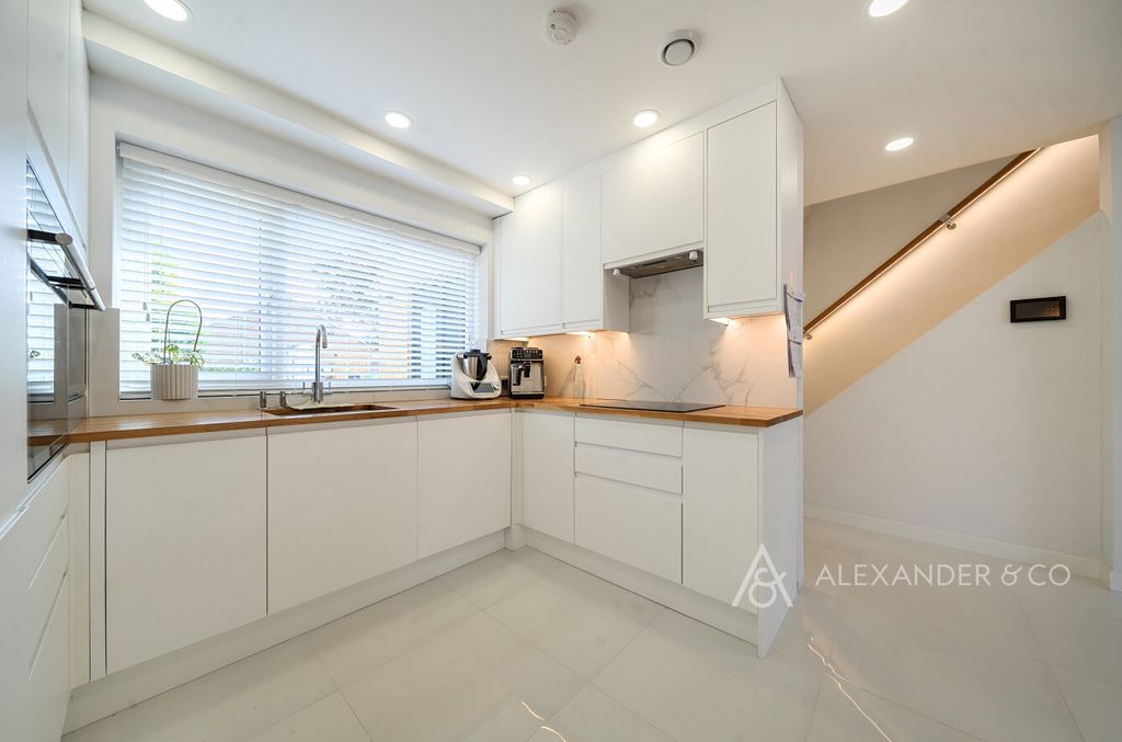 Property photo 3 of 19 Bf70868d-B777-45c...