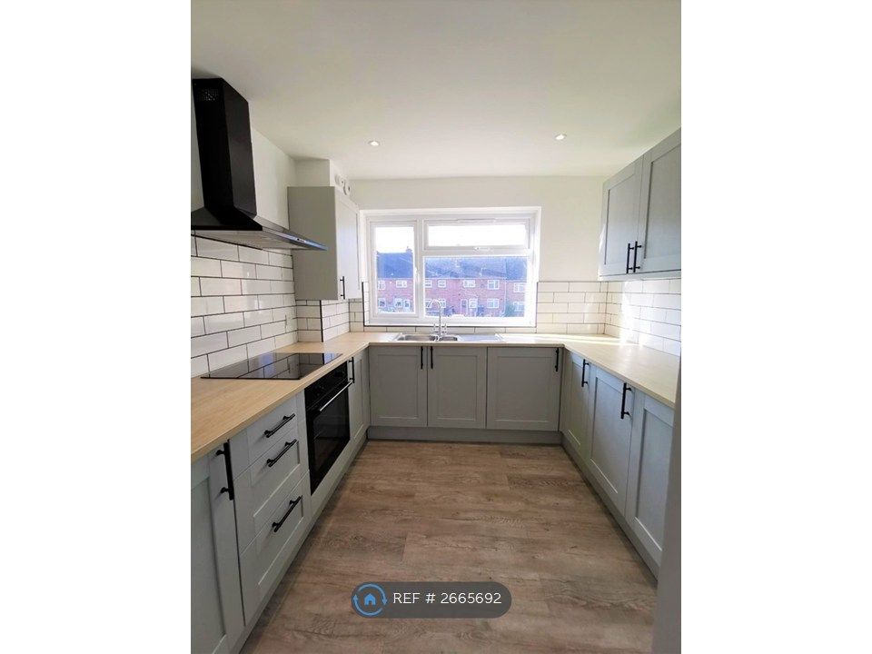 Property photo 1 of 18 Kitchen