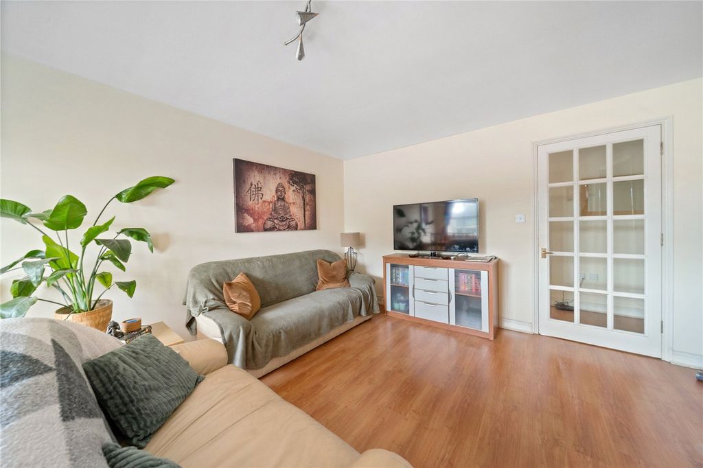 Property photo 3 of 11 Picture No. 32