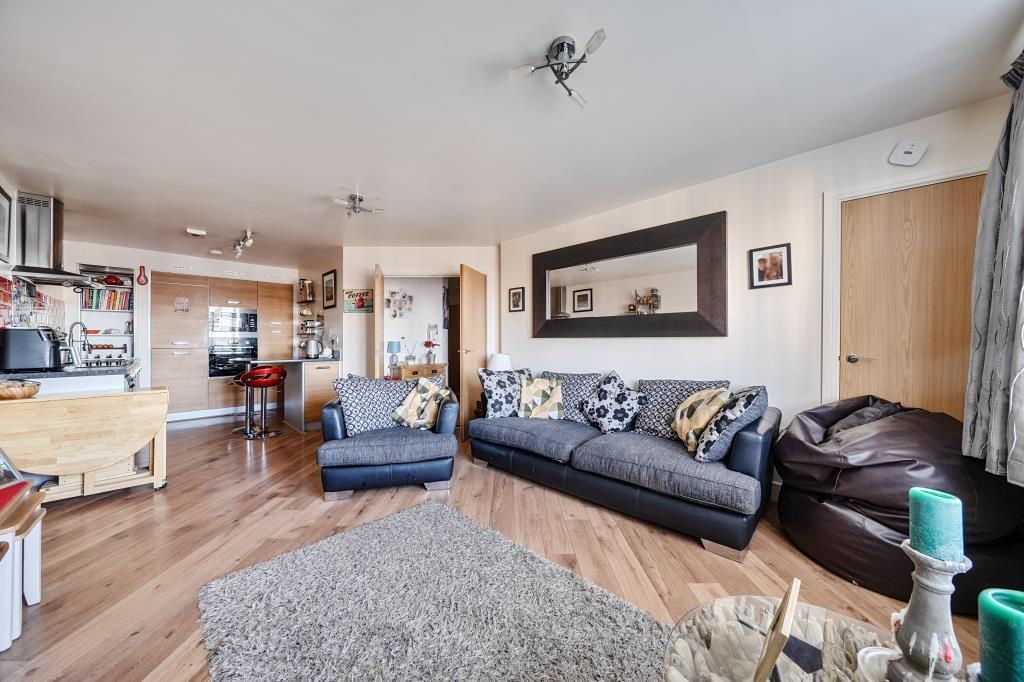 Property photo 1 of 17 Living Room