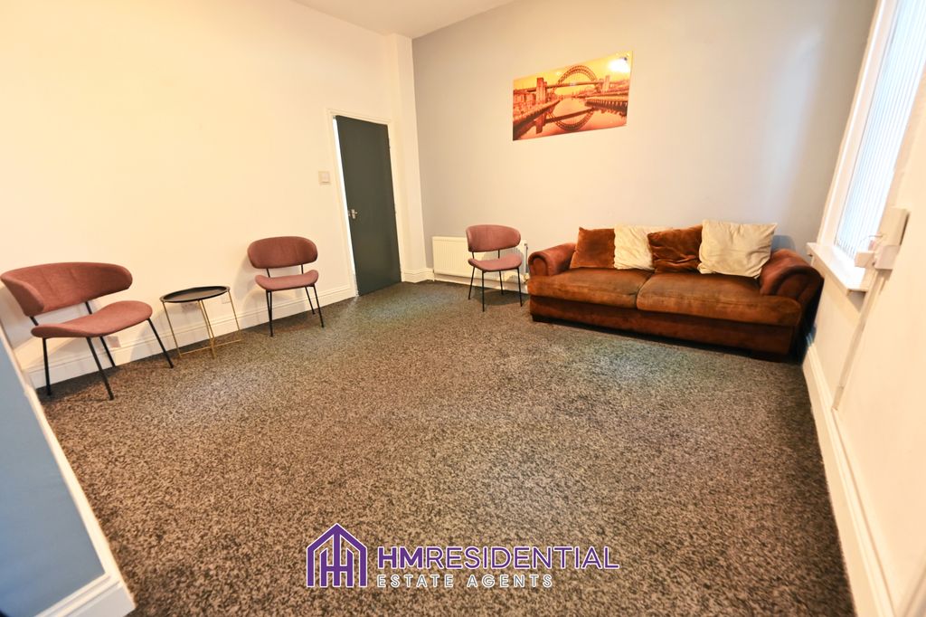 Property photo 2 of 6 Gallery