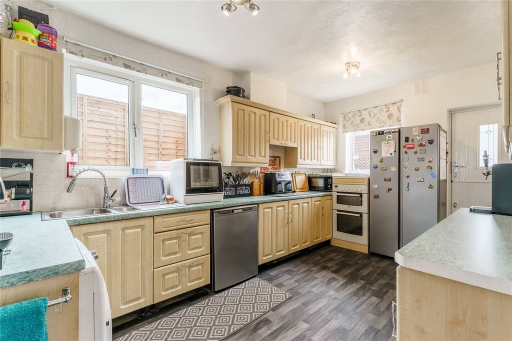 Property photo 2 of 37 Picture No. 09