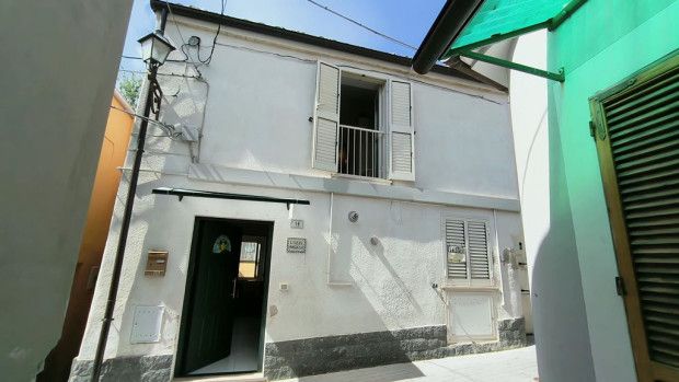 Property photo 1 of 20