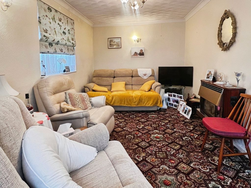 Property photo 3 of 14 Living Room