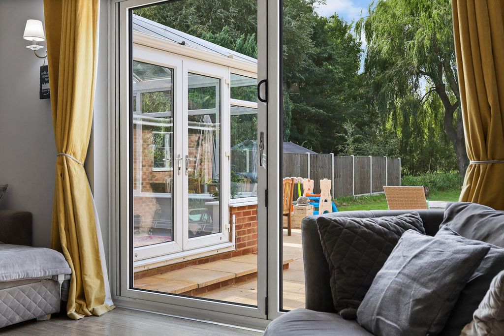 Property photo 3 of 34