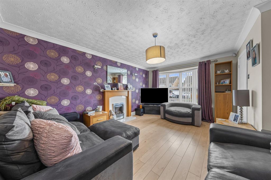 Property photo 3 of 25 618Obeliskriseweb16.Jpg