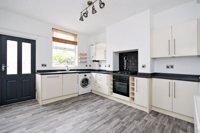 Property photo 3 of 14 Kitchen