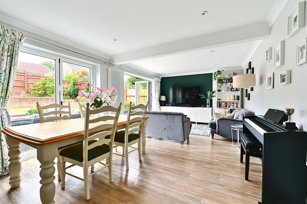 Property photo 3 of 20 Open-Plan Living