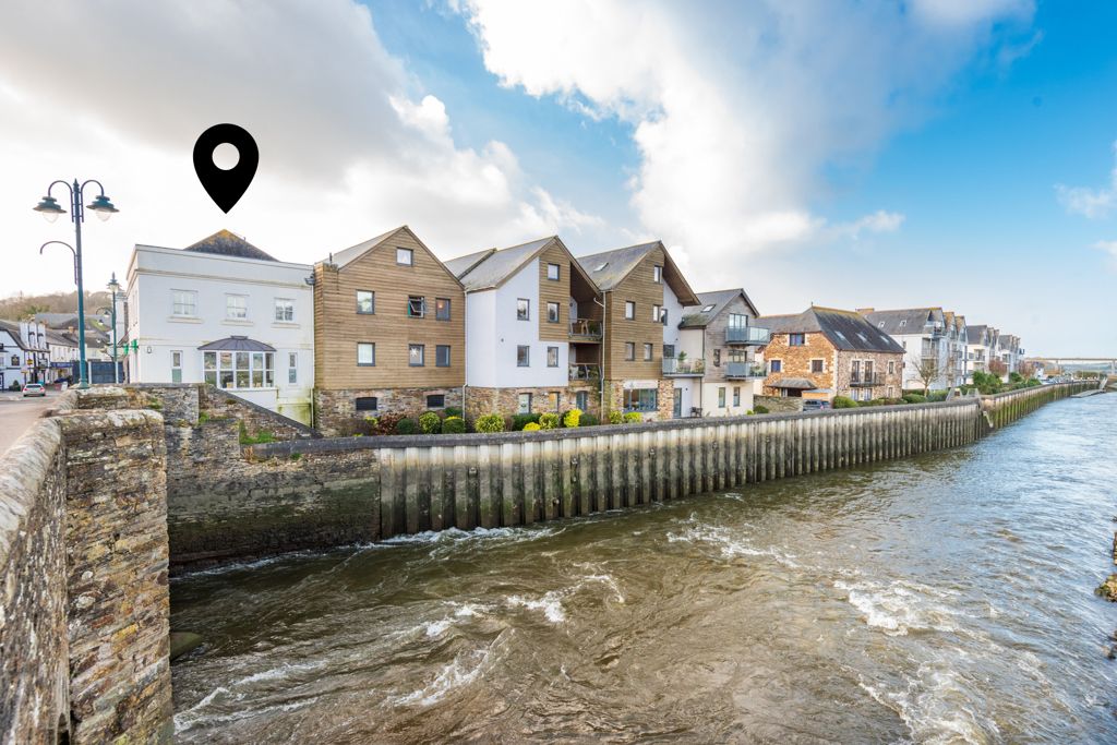 Property photo 3 of 8 Photo 4