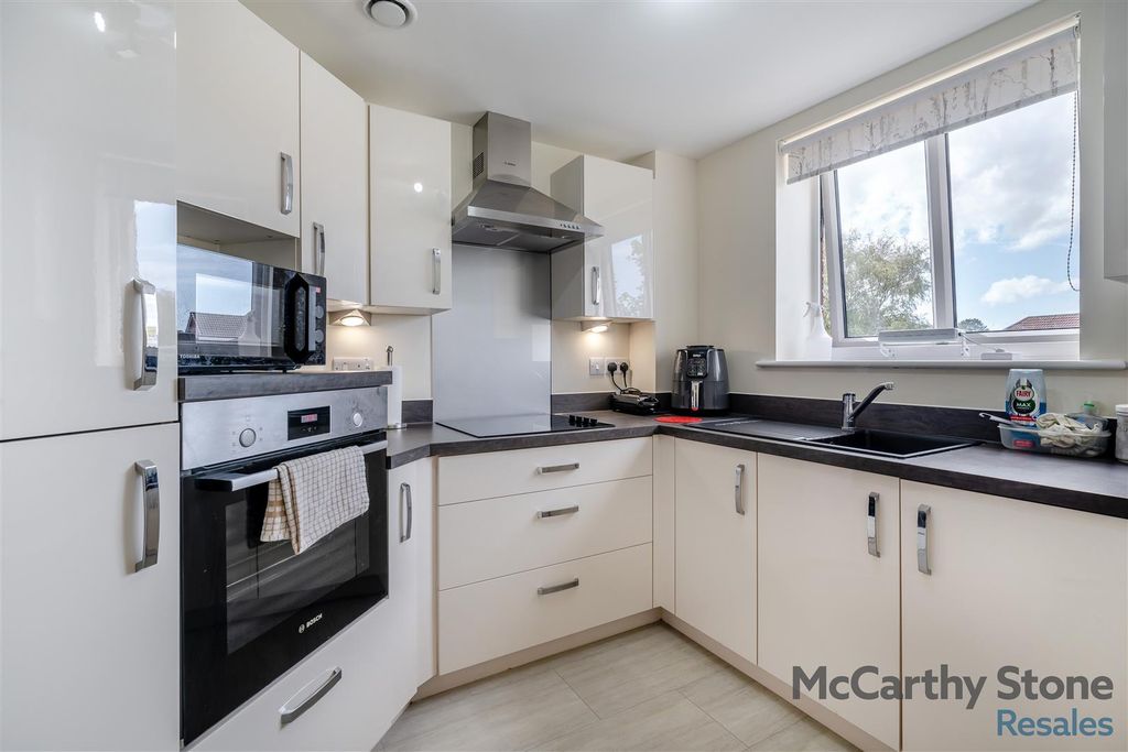Additional image 7 of 1 bed flat for saleBurlington Gardens, Leyland PR25
