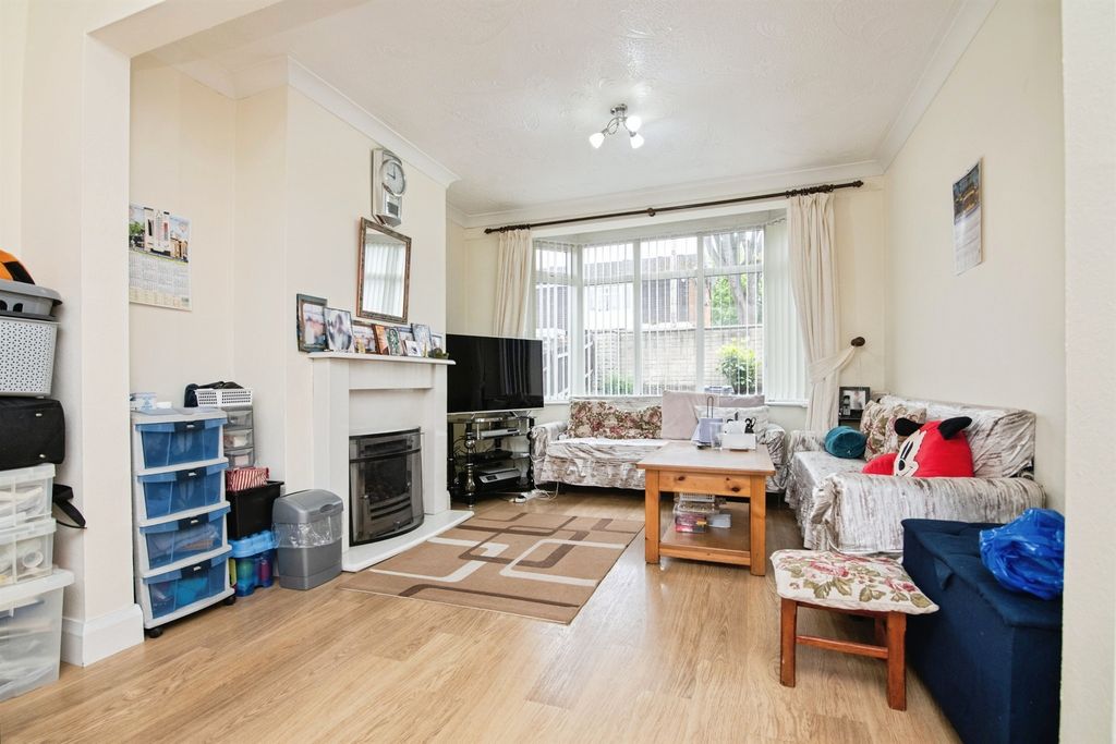 Property photo 2 of 18