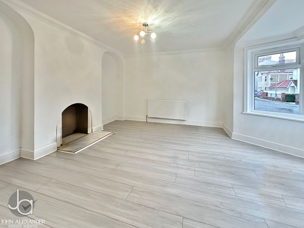 Property photo 2 of 12 20251215_143806659_0.5