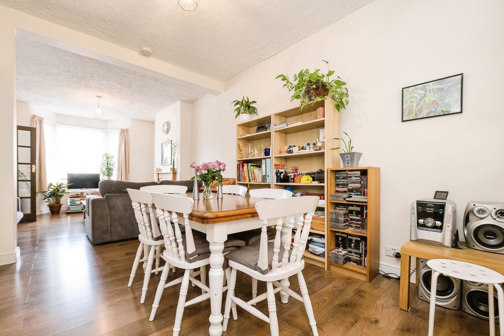 Property photo 2 of 16 Pbox-Img.Jpg
