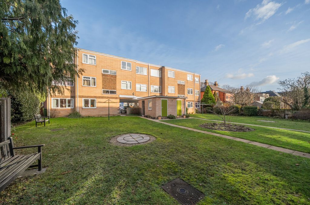 Property photo 2 of 13 1396832-1-695E9E8...