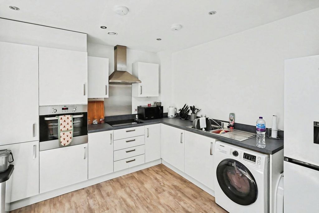 Property photo 3 of 16 Pbox-Img.Jpg