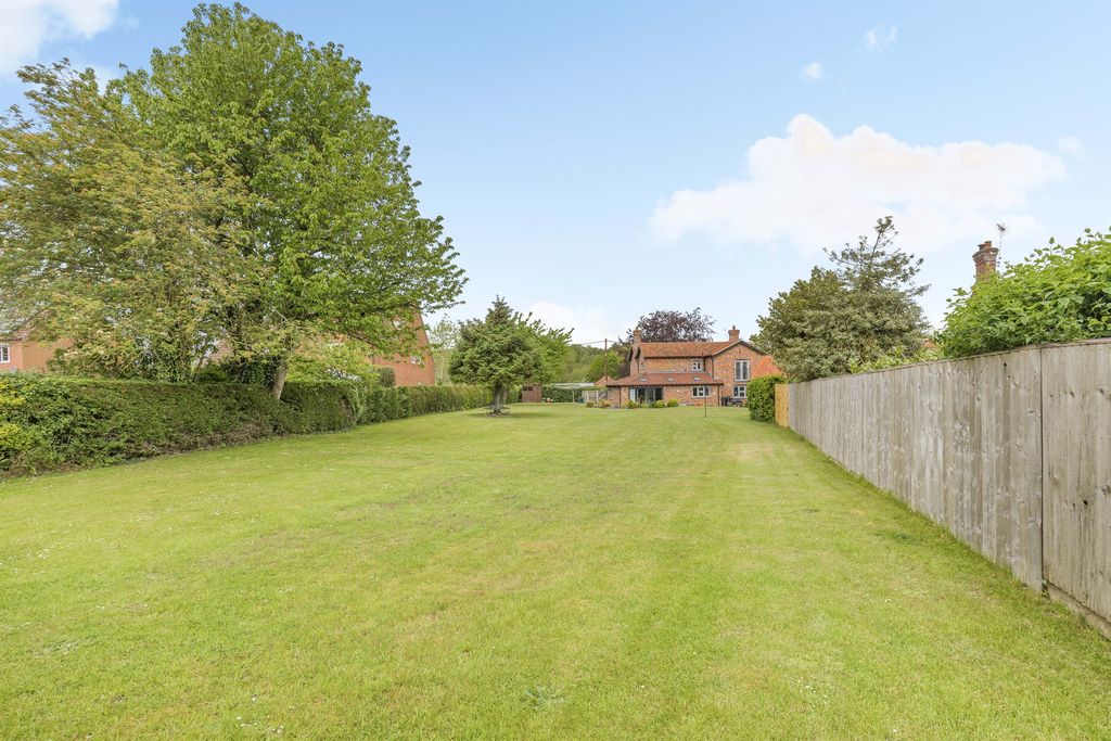 Property photo 3 of 25