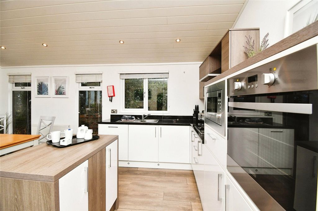 Property photo 3 of 14 Picture No. 02