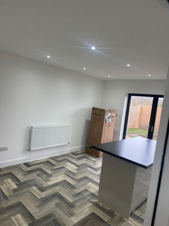 Property photo 1 of 15 Four Bedroom Newly Built Houses Ideal For Working Families-