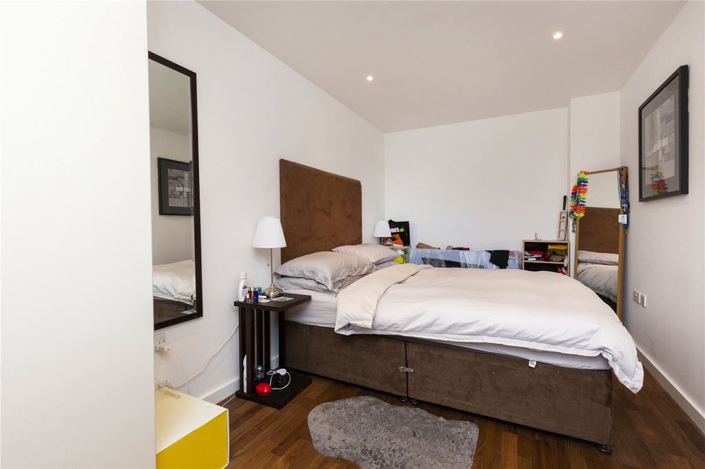 Property photo 3 of 16 Bedroom