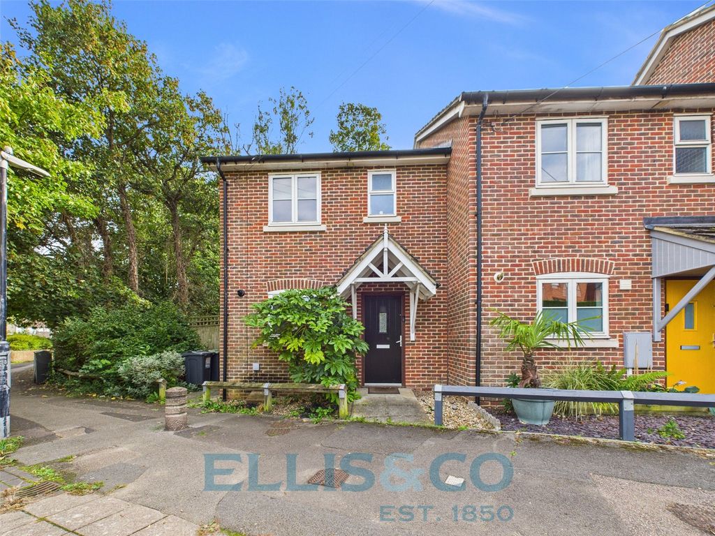 Property photo 1 of 11 Picture No. 27