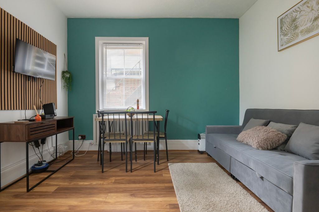 Property photo 3 of 20