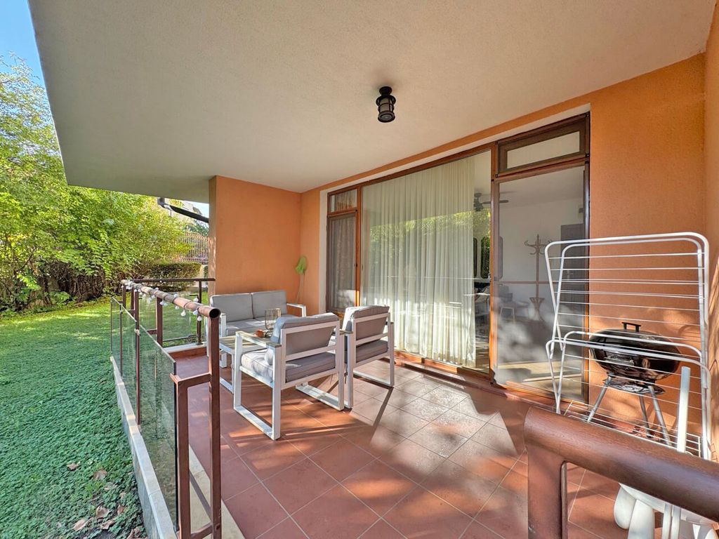 Property photo 3 of 12