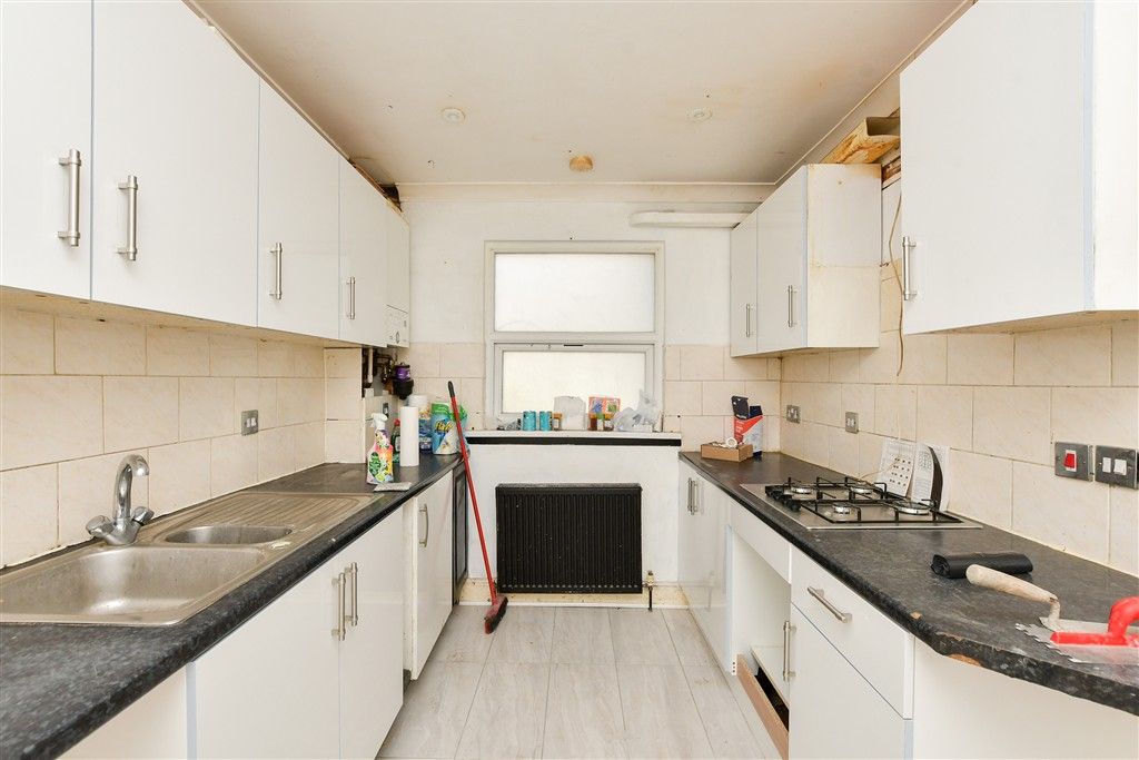 Property photo 2 of 12 Kitchen