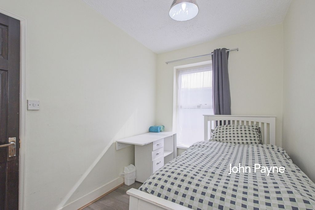 Property photo 3 of 8 A5Ae38F3-2B21-F11...