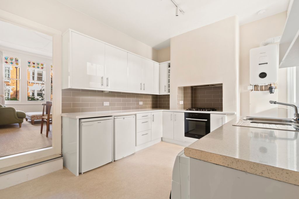 Property photo 3 of 11 Picture No. 08