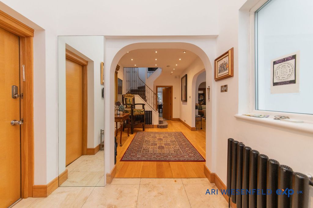 Property photo 3 of 30